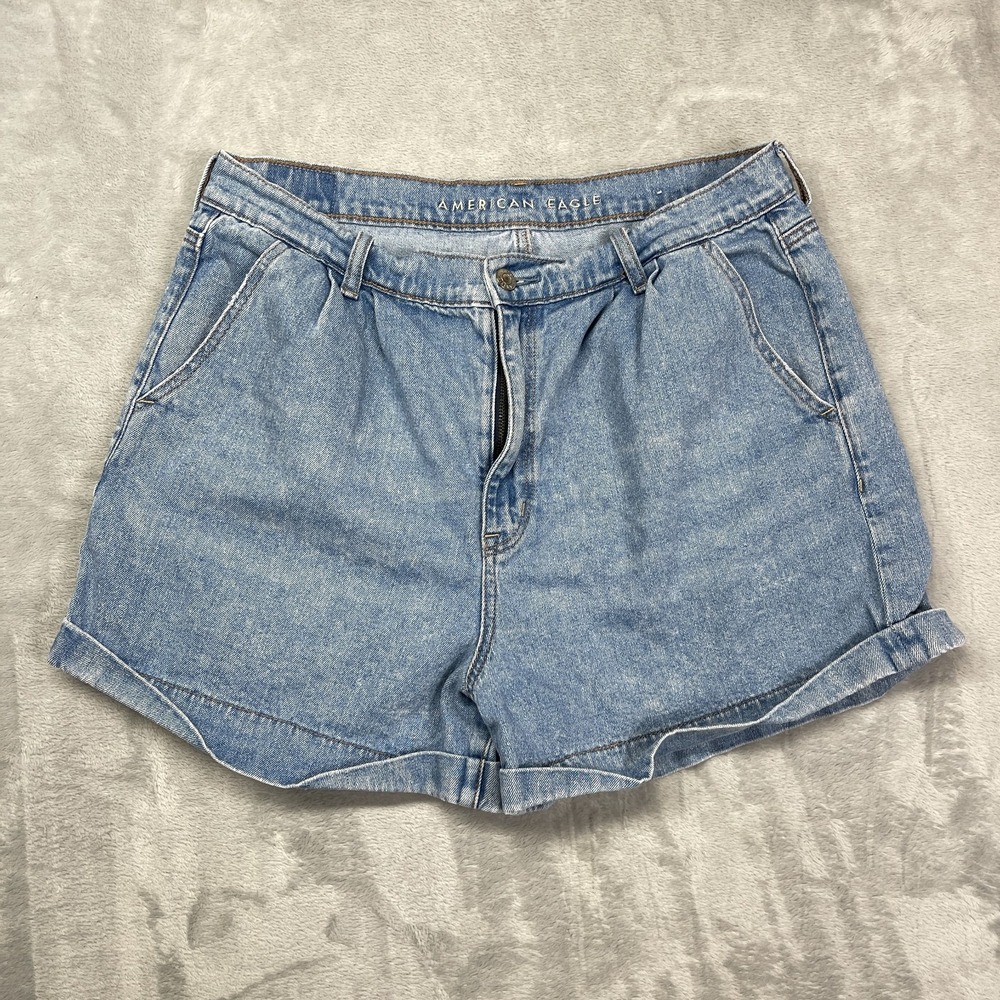 American Eagle Outfitters Mom Shorts Womens 14 Blue Denim Light Wash Pleated